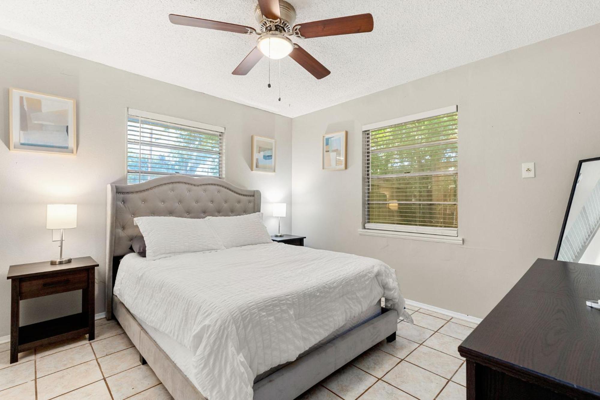 Cozy 3 Bedroom With Hot Tub 2 Min Away From Lackland San Antonio Exteriör bild