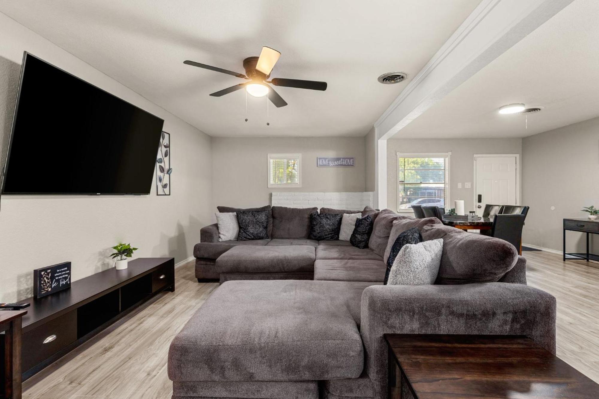 Cozy 3 Bedroom With Hot Tub 2 Min Away From Lackland San Antonio Exteriör bild