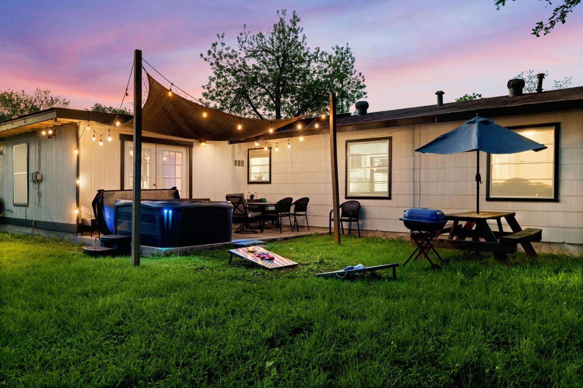 Cozy 3 Bedroom With Hot Tub 2 Min Away From Lackland San Antonio Exteriör bild